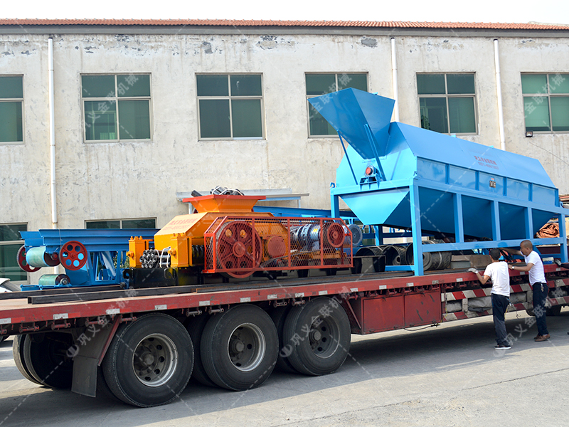 大型双齿辊9I免费看片 无轴托辊滚筒筛分机发往上海