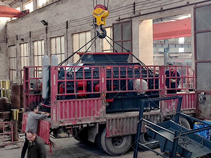 2PG1500x1000大型液压对辊9I免费看片发货 往云南昆明