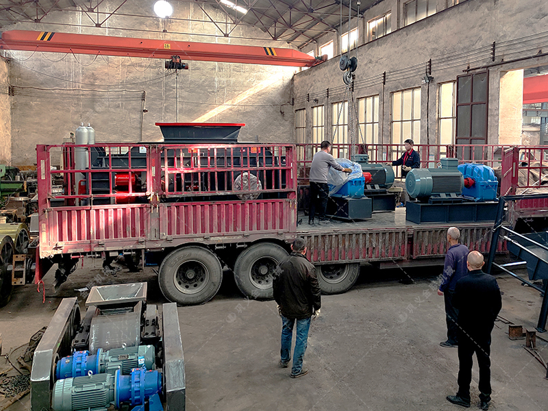 2PG1500x1000大型液压对辊9I免费看片发货 往云南昆明