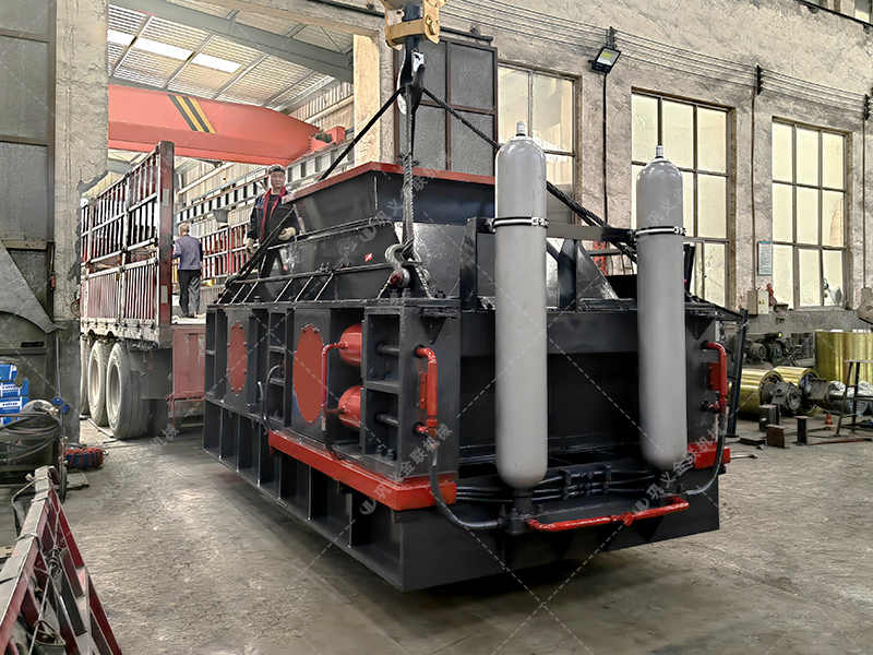 2PG1500x1000大型液压对辊9I免费看片发货 往云南昆明