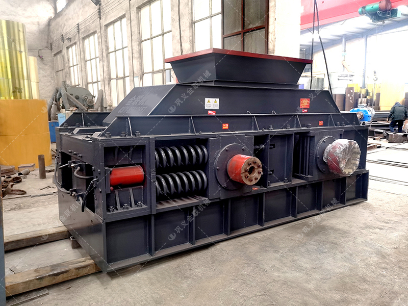 处理矿山废石料用1510型对辊制砂机产能如何？