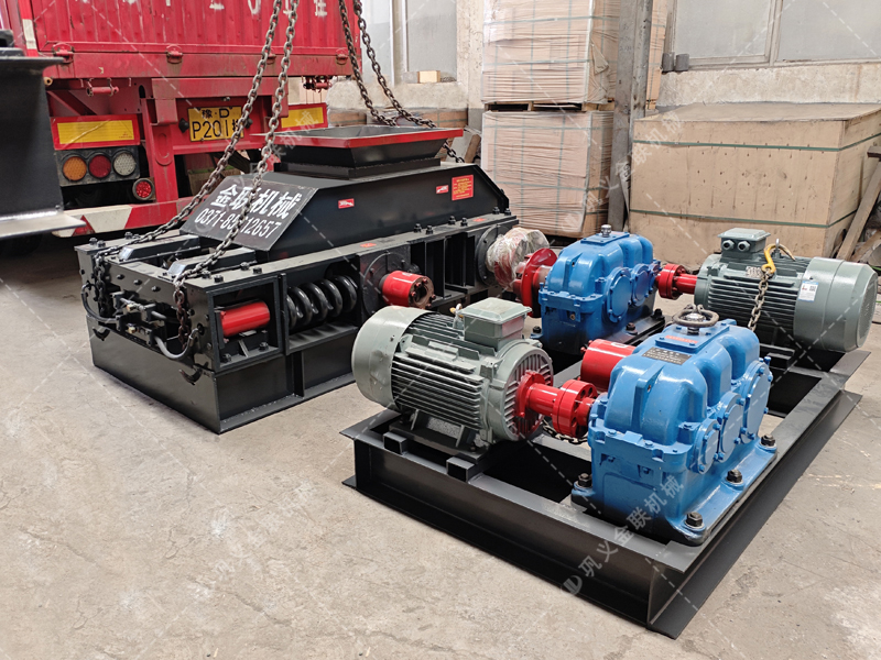 面对大块高硬度的原煤与煤矸石，双齿辊9I免费看片凭什么能“啃”得动？